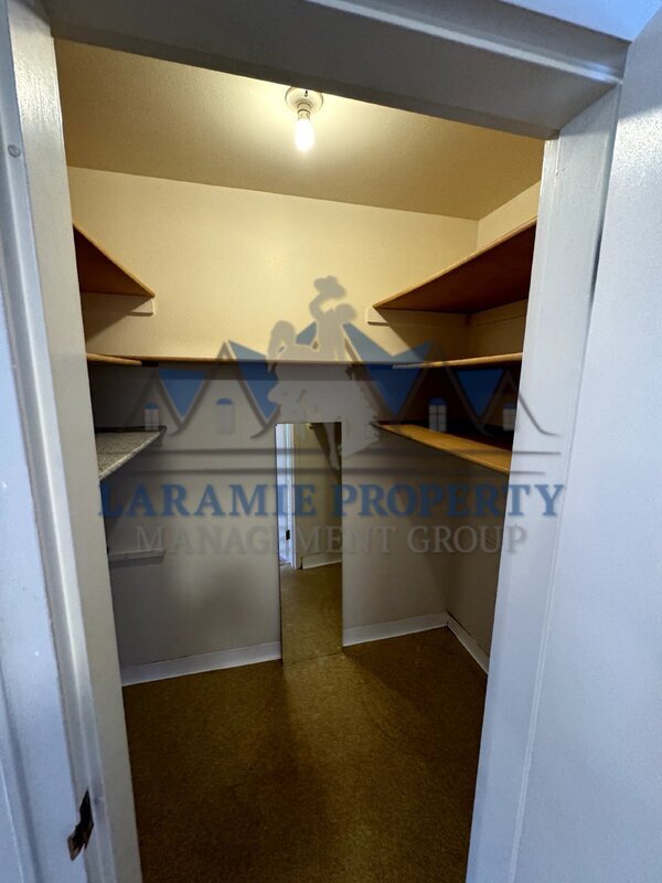 Building Photo - 411 S 26th St