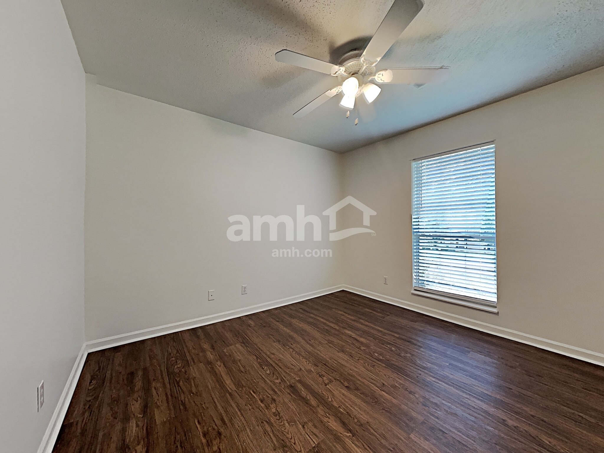 Building Photo - 2114 Post Oak Ln