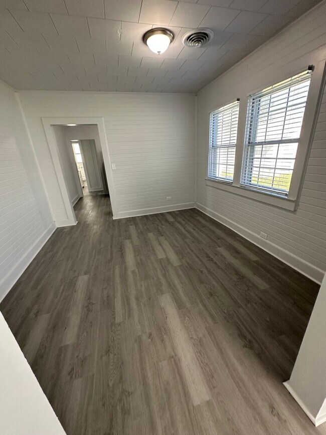 Building Photo - Luxury in Lockport-Newly Remodelled 4 Bedroom 2 Bath- $500 move in special!