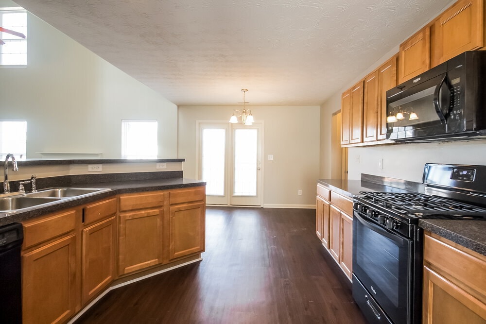 Building Photo - 772 Mesa Rd