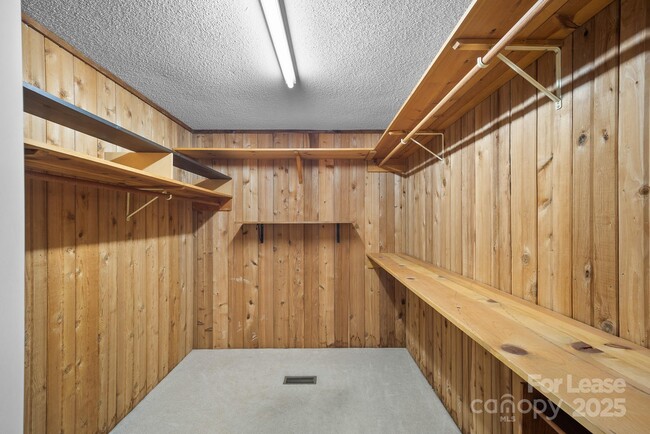 Building Photo - 173 Riverwood Rd
