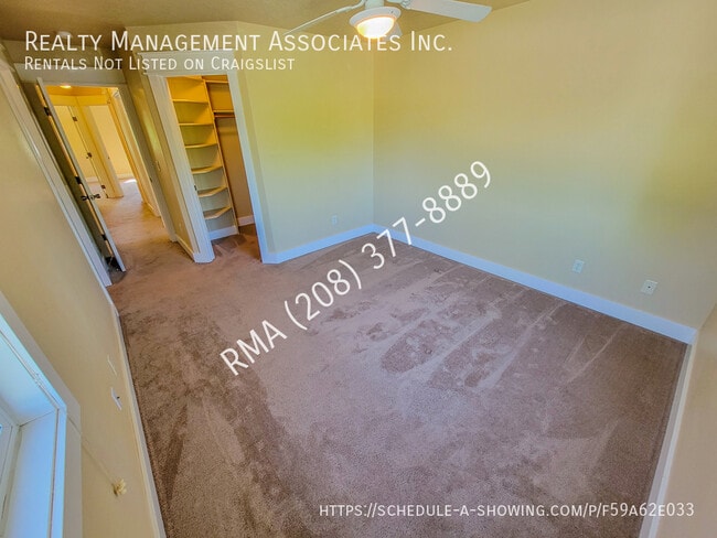 Building Photo - 2114 S Dorothy Ave