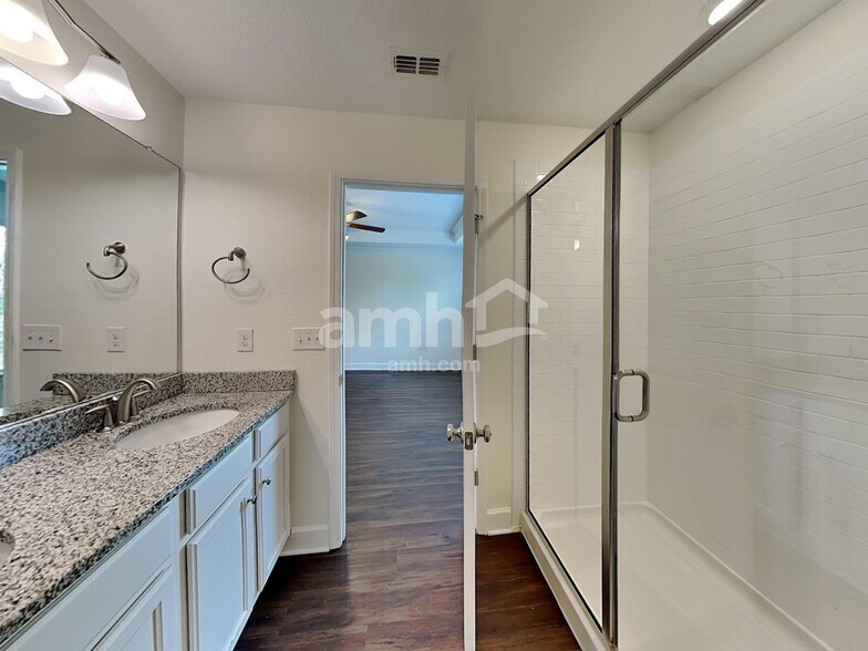 Building Photo - 4307 Reisswood Loop