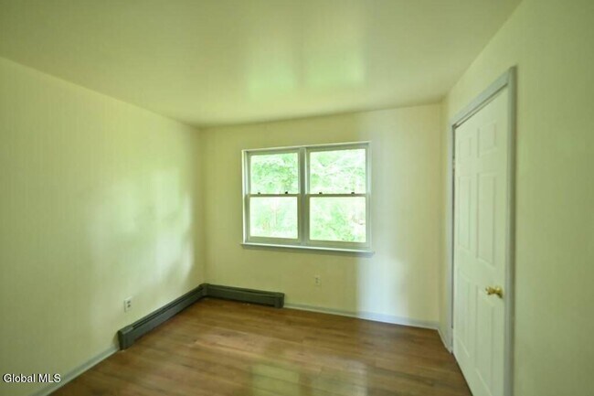 Building Photo - 217 1st St