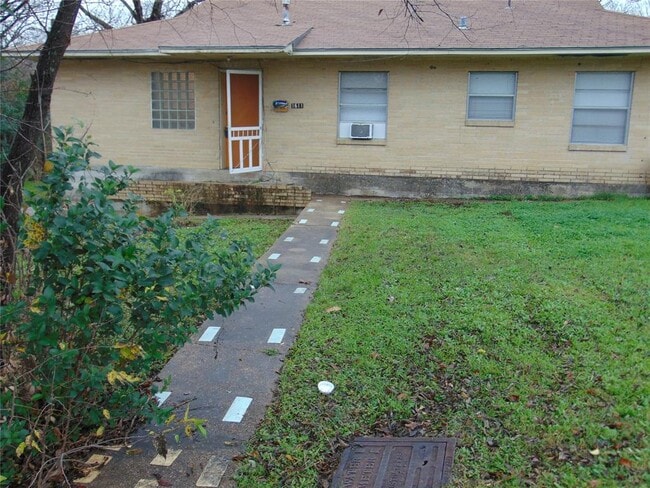 Building Photo - 1701 E 38th St