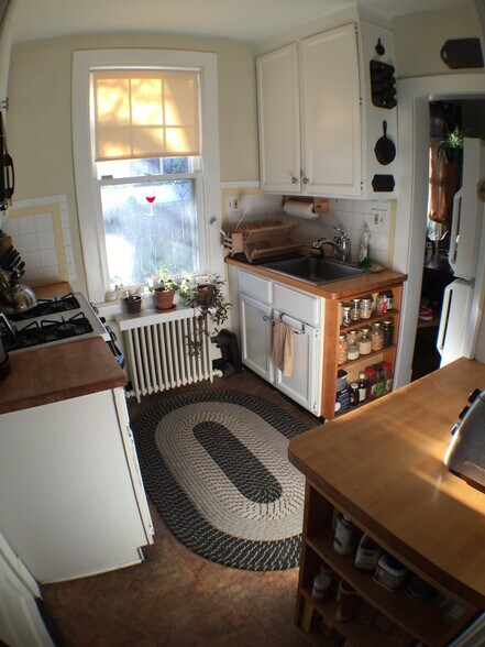 Building Photo - 1041 Taussig Place Northeast