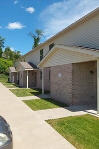 Building Photo - 2 BR Glenn View