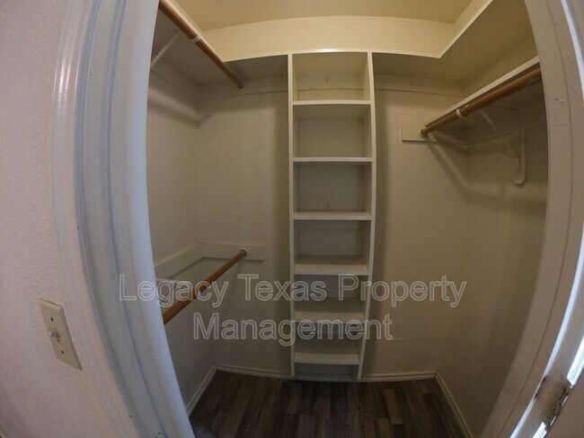 Building Photo - 1106 Williams Ave