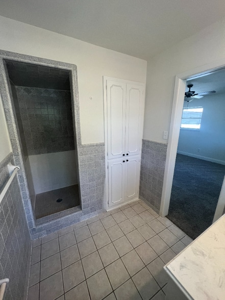 Building Photo - 1501 W Chestnut St