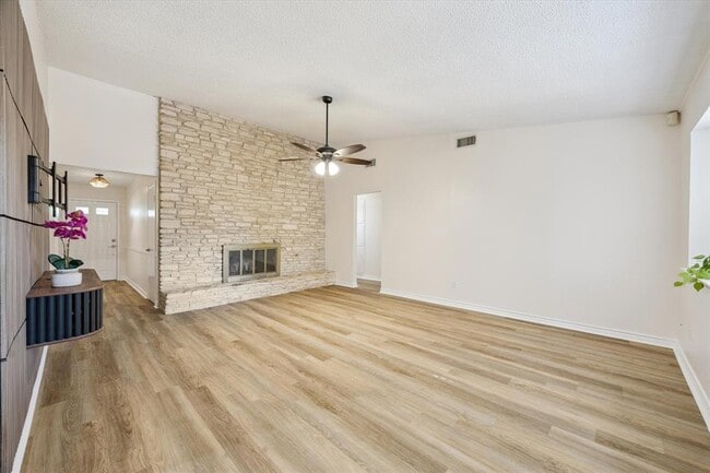 Building Photo - 8405 Loralinda Dr