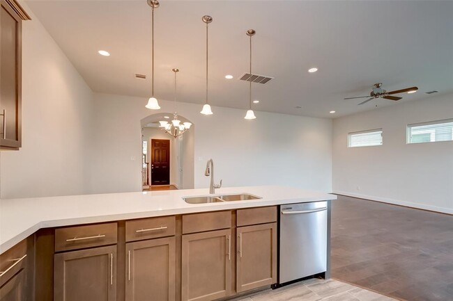 Building Photo - 1844 Parana Dr
