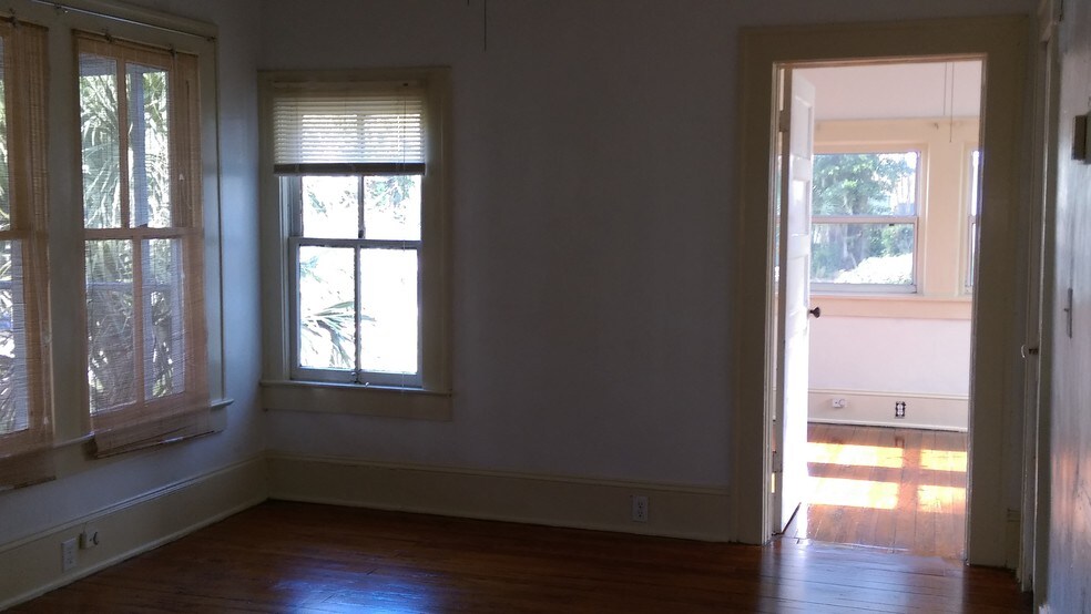 LR to large bedroom - 307 NW 15th St