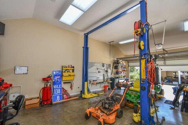 Building Photo - 886 Jefferson Walk Cir