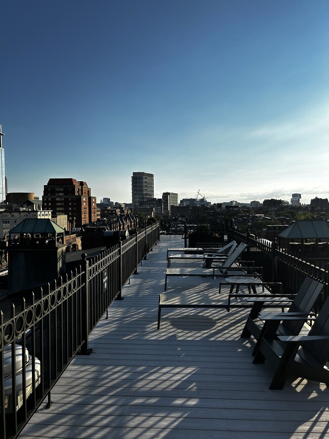 Building Photo - 201 Newbury St