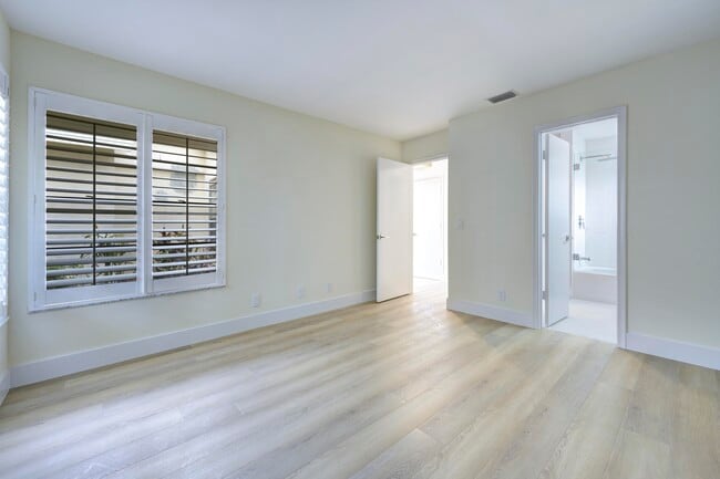 Building Photo - 6890 Touchstone Cir