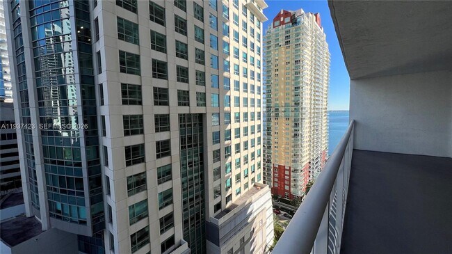 Building Photo - 1200 Brickell Bay Dr