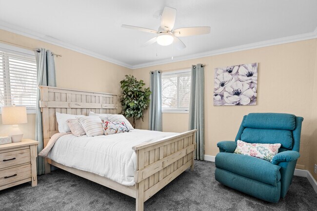 Building Photo - 428 Edwards Ave