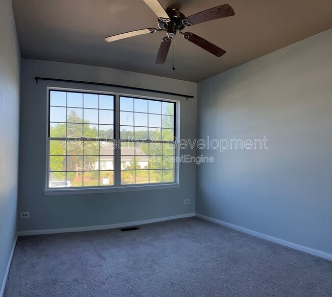 Building Photo - 45 White Pine Dr