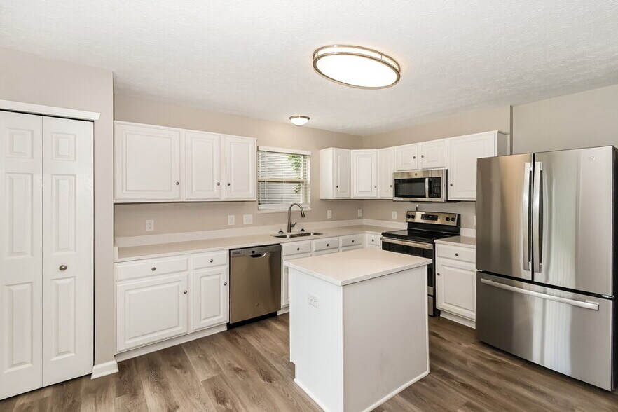Building Photo - 7538 Sergi Canyon Dr