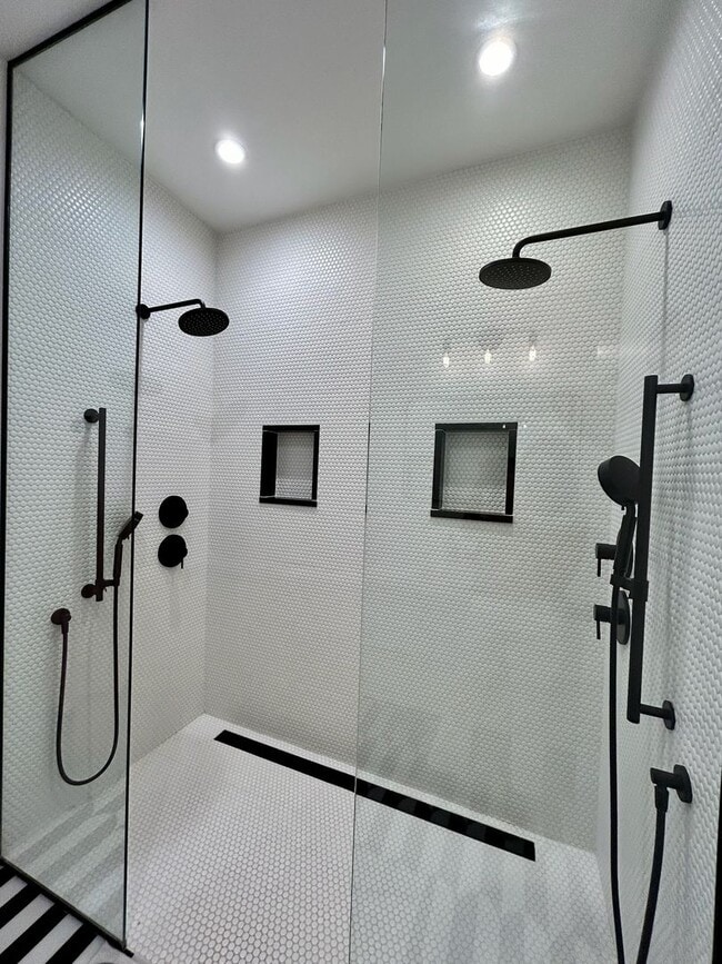 Building Photo - PRAGER DUPLEX