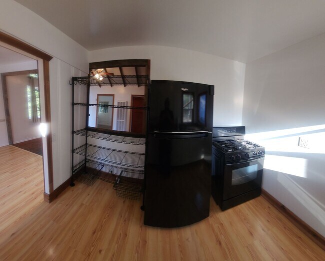 Building Photo - 1941 Abbott St