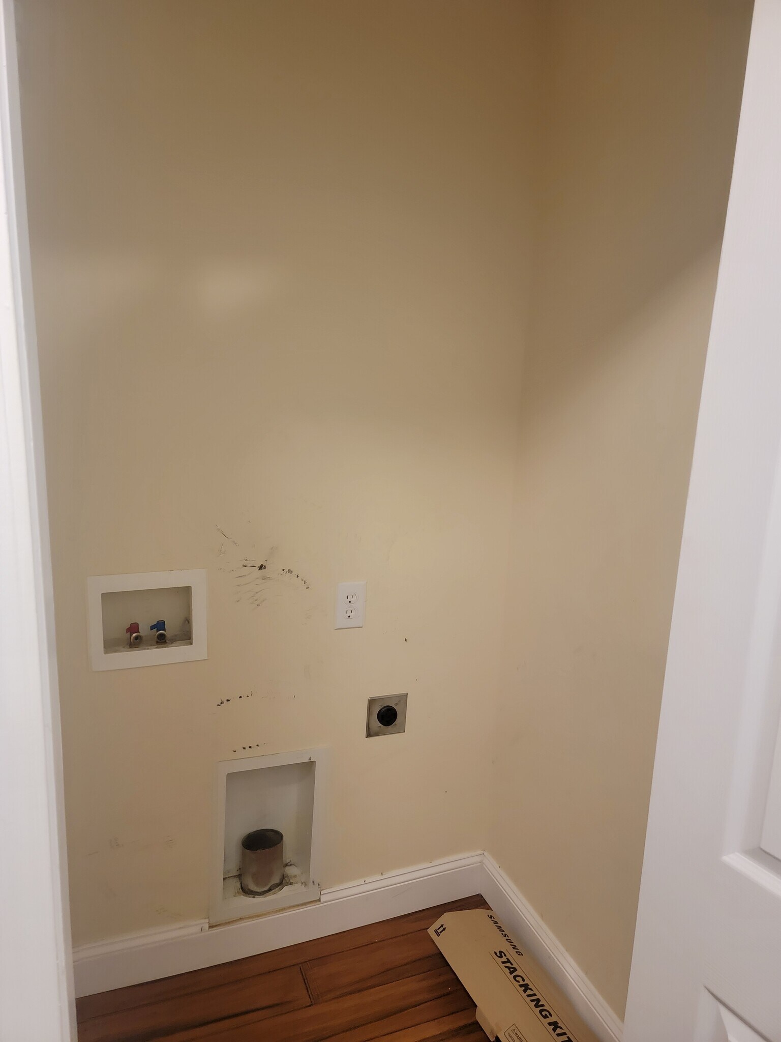 Building Photo - 100 Browning Dr