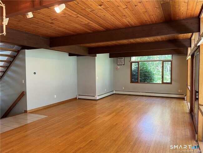 Building Photo - 80 Skyline Dr