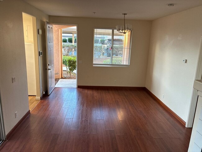 Building Photo - Beautiful 1 Bed 1 Bath in a great community