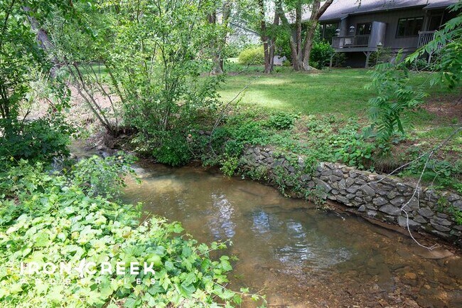 Building Photo - 515 Crowfields Ln