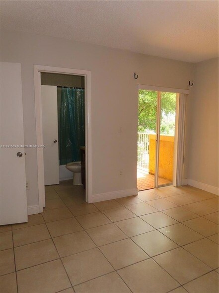 Building Photo - 13894 SW 65th Terrace