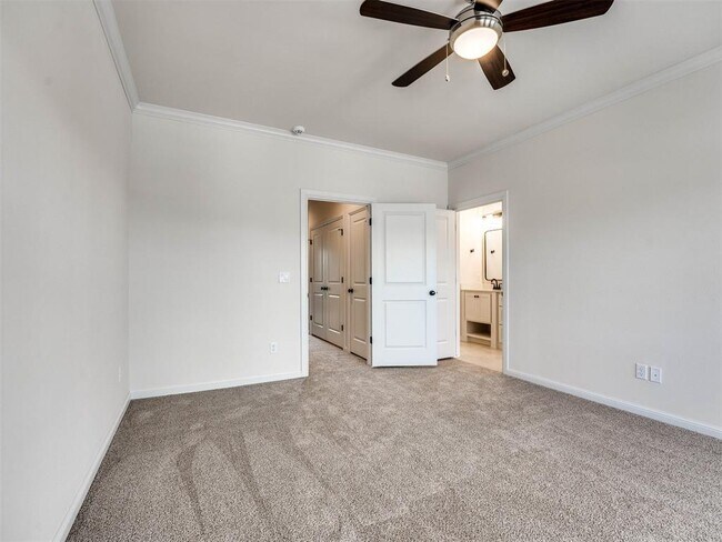 Building Photo - 628 Harbor Town Dr