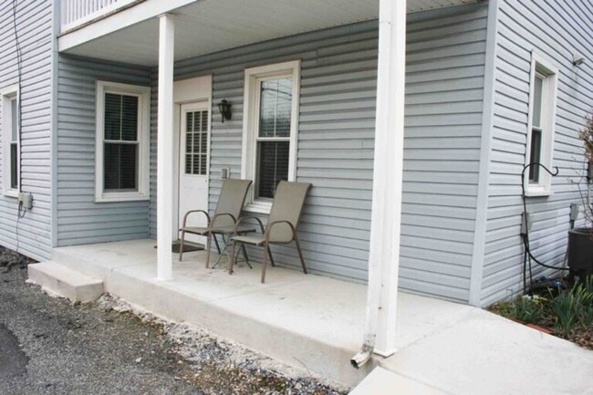 Building Photo - Cedar Street Lititz