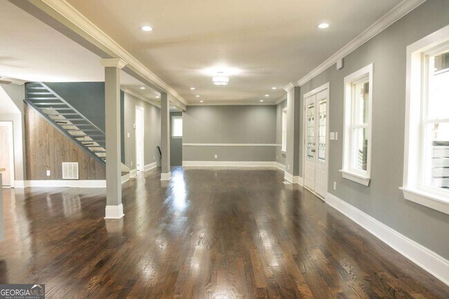 Building Photo - 1433 Merriman Ln NE