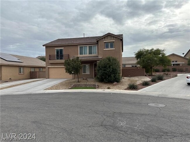 Building Photo - 2805 Alma Lidia Ave