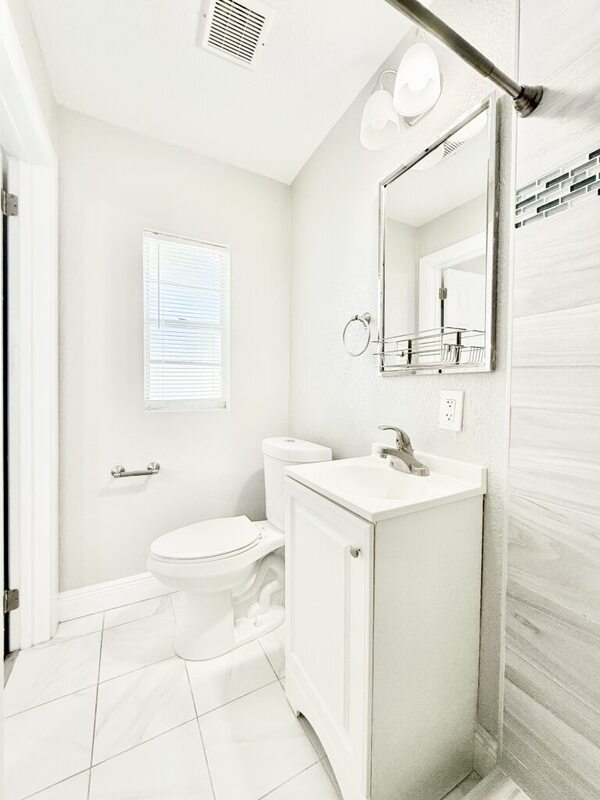 Building Photo - 3308 N Avon Ave