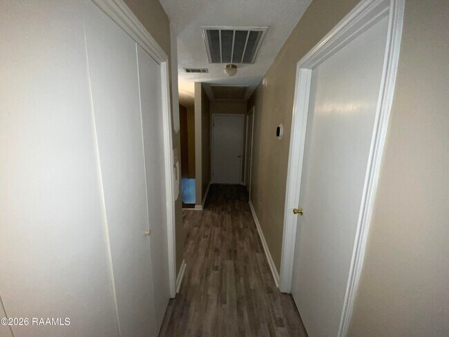 Building Photo - 5628 Moorstone Dr