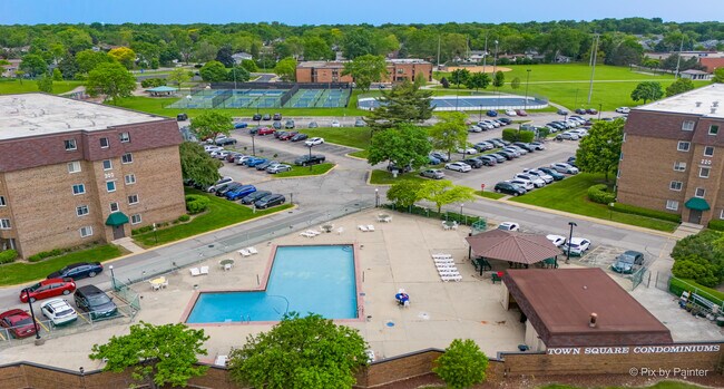 Building Photo - 300 S Roselle Rd