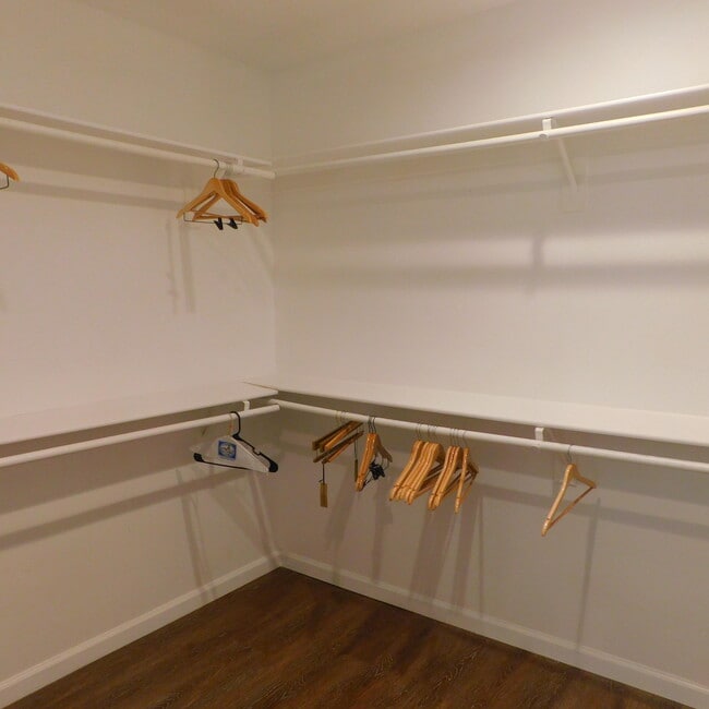 Building Photo - 14 Mission Palms Dr W