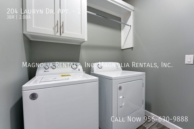 Building Photo - Half Off 1st's Month Rent - Water and Tras...