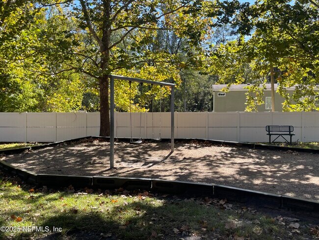 Building Photo - 6057 Maggies Cir