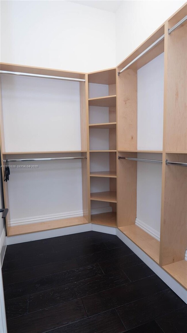 Building Photo - 959 Eve St