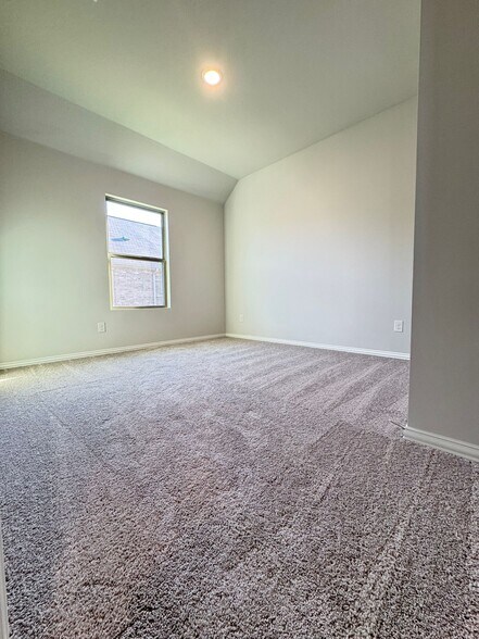 Building Photo - 2022 Sycamore Ridge Trl