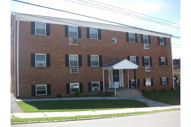 Building Photo - 701 3rd Street