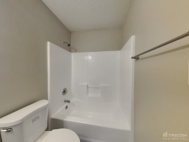 Building Photo - 607 Kingville Dr