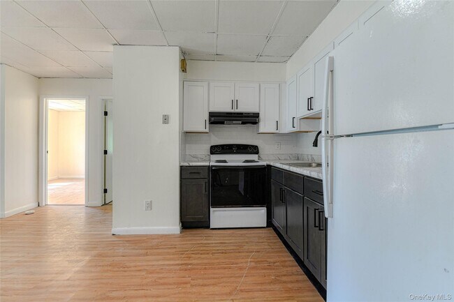 Building Photo - 1614 US-9W