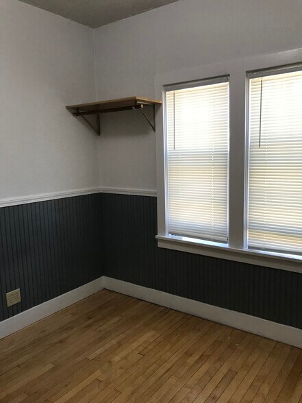 Building Photo - 529 N 4th St