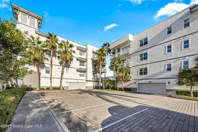 Building Photo - 540 S Banana River Dr