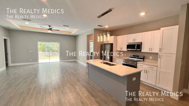 Building Photo - 265 Hyacinth Ct