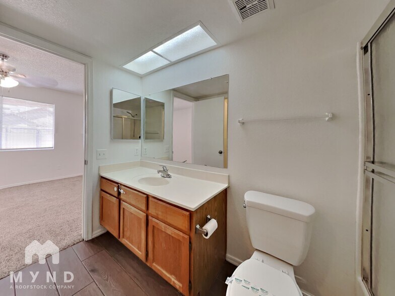 Building Photo - 6842 W State Ave