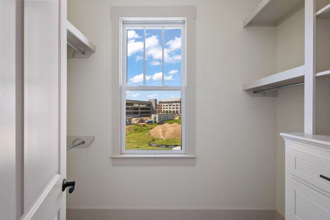 Building Photo - Luxury Townhome for Rent in Waterpointe | 3 Bed | 2.5 Bath | Private Courtyard